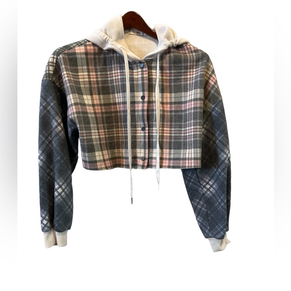 Adika Tarts Tri- Color Patterns Cropped Plaid‎ Hoodie.